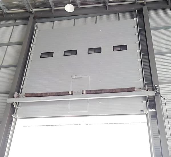 班玛工业滑升门