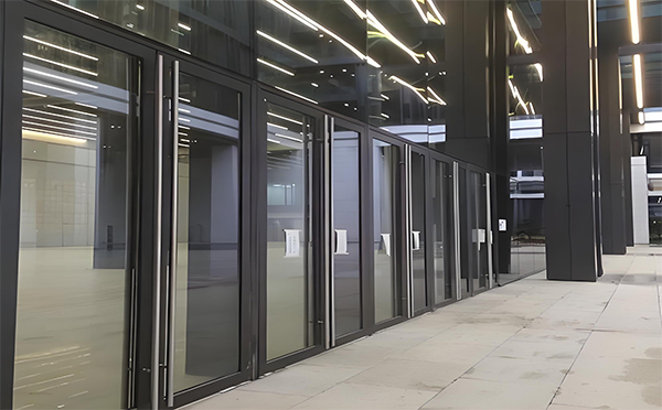 班玛玻璃地弹门 班玛玻璃地弹门