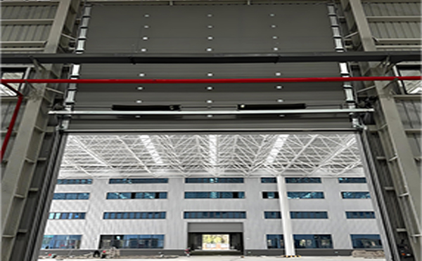 班玛工业提升门