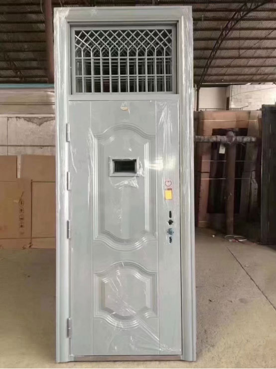 班玛学校教室门