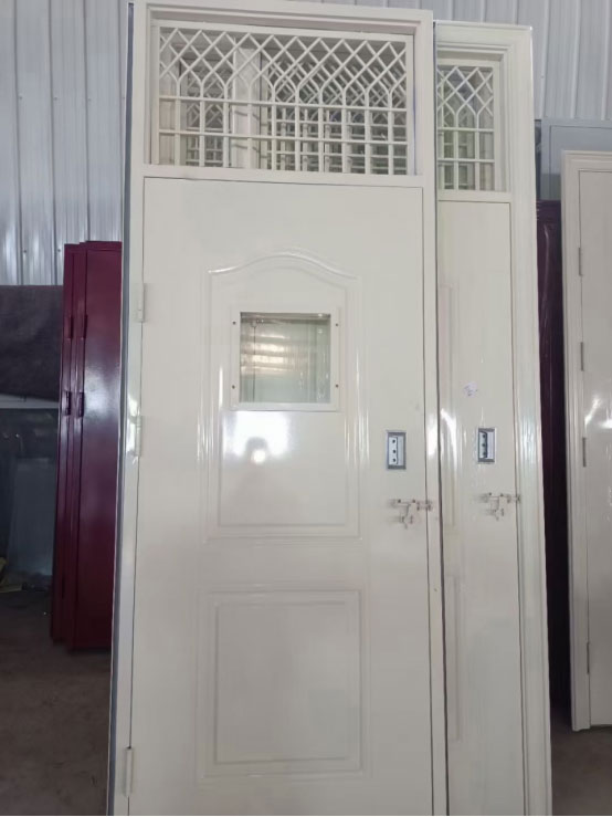 班玛学校教室门 班玛学校教室门