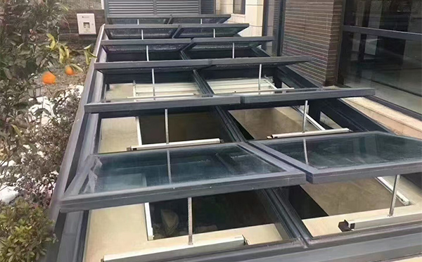 某轨道交通车辆维修车间班玛排烟窗应用