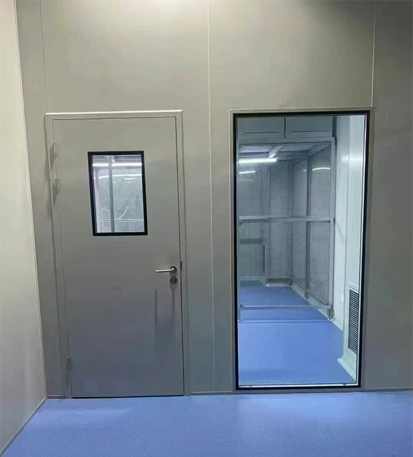 学校教学楼完成班玛防火门标准化安装